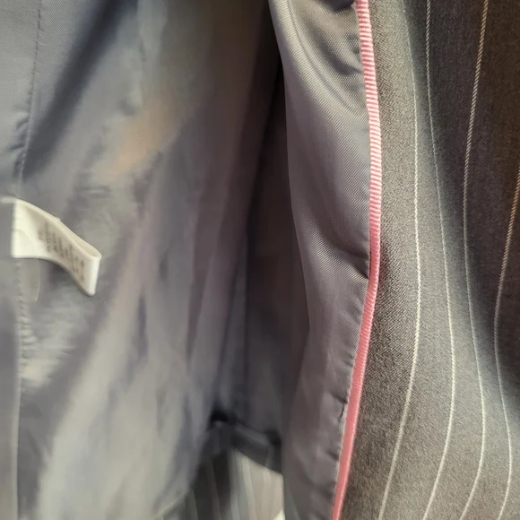 Isaac Mizrahi Gray and White Pinstripe Structured Blazer - Size S - Picture 2 of 4